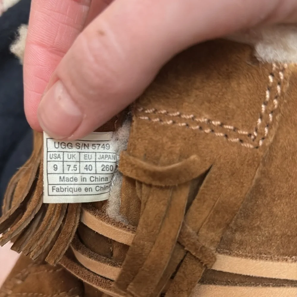 UGG AUSTRALIA “Gaviota” boots in tan